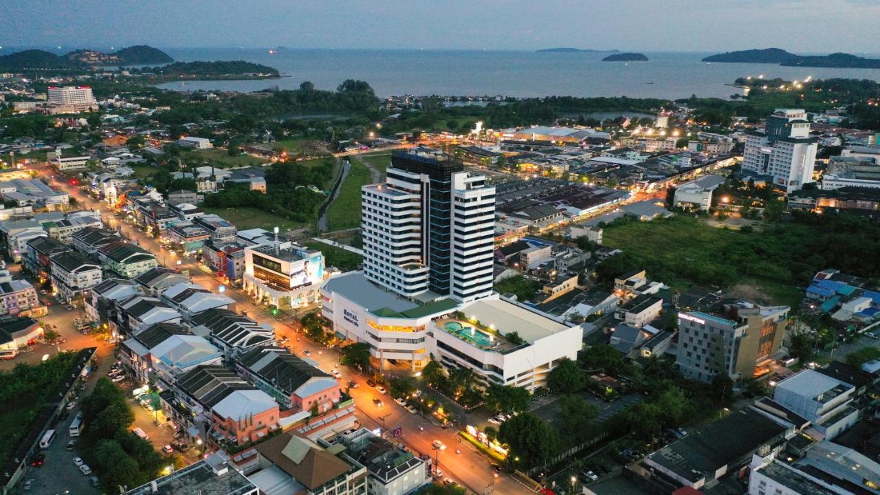 Royal Phuket City Hotel Ngoại thất bức ảnh Aerial view of the hotel