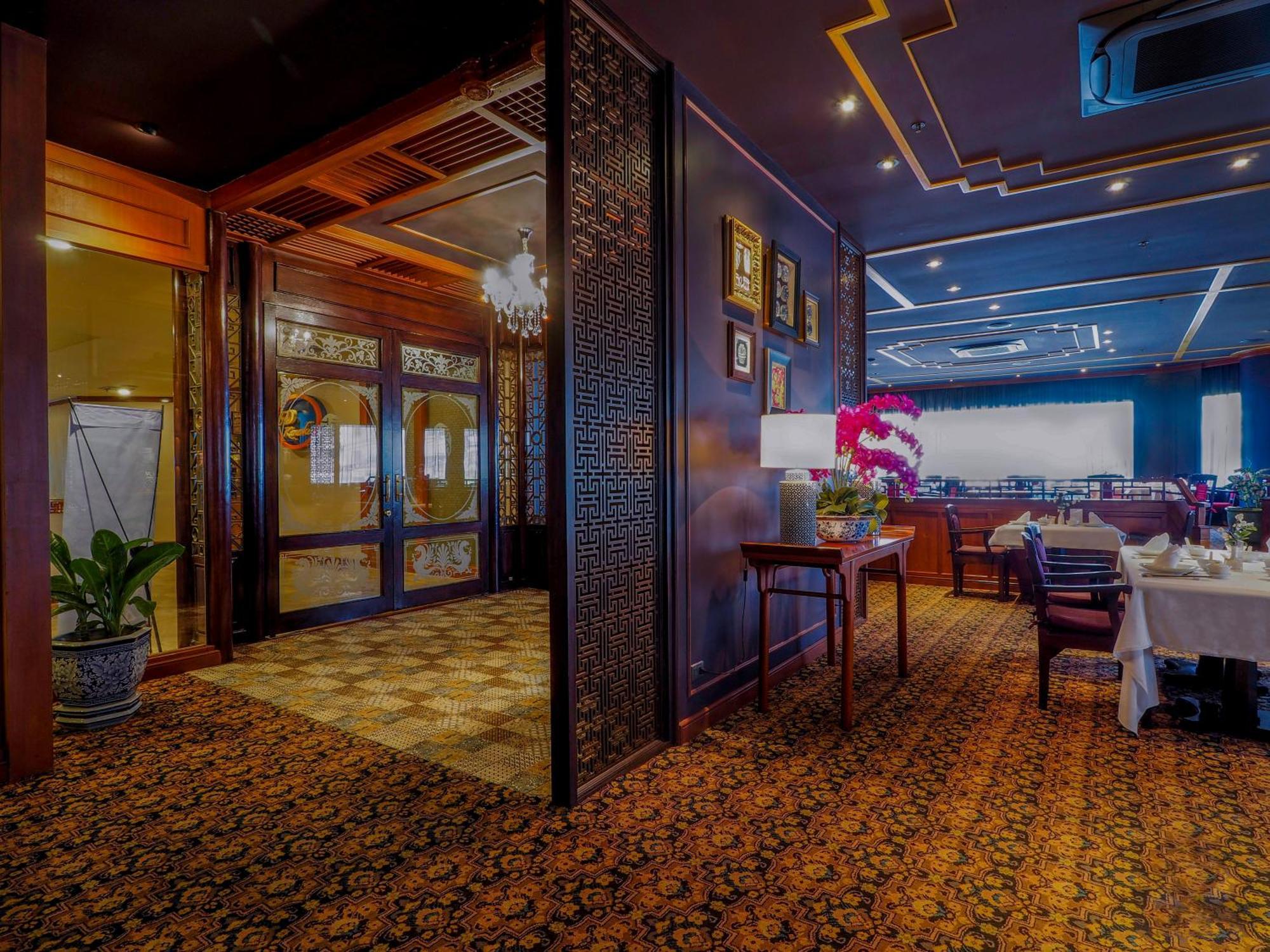 Royal Phuket City Hotel Ngoại thất bức ảnh The interior of the restaurant