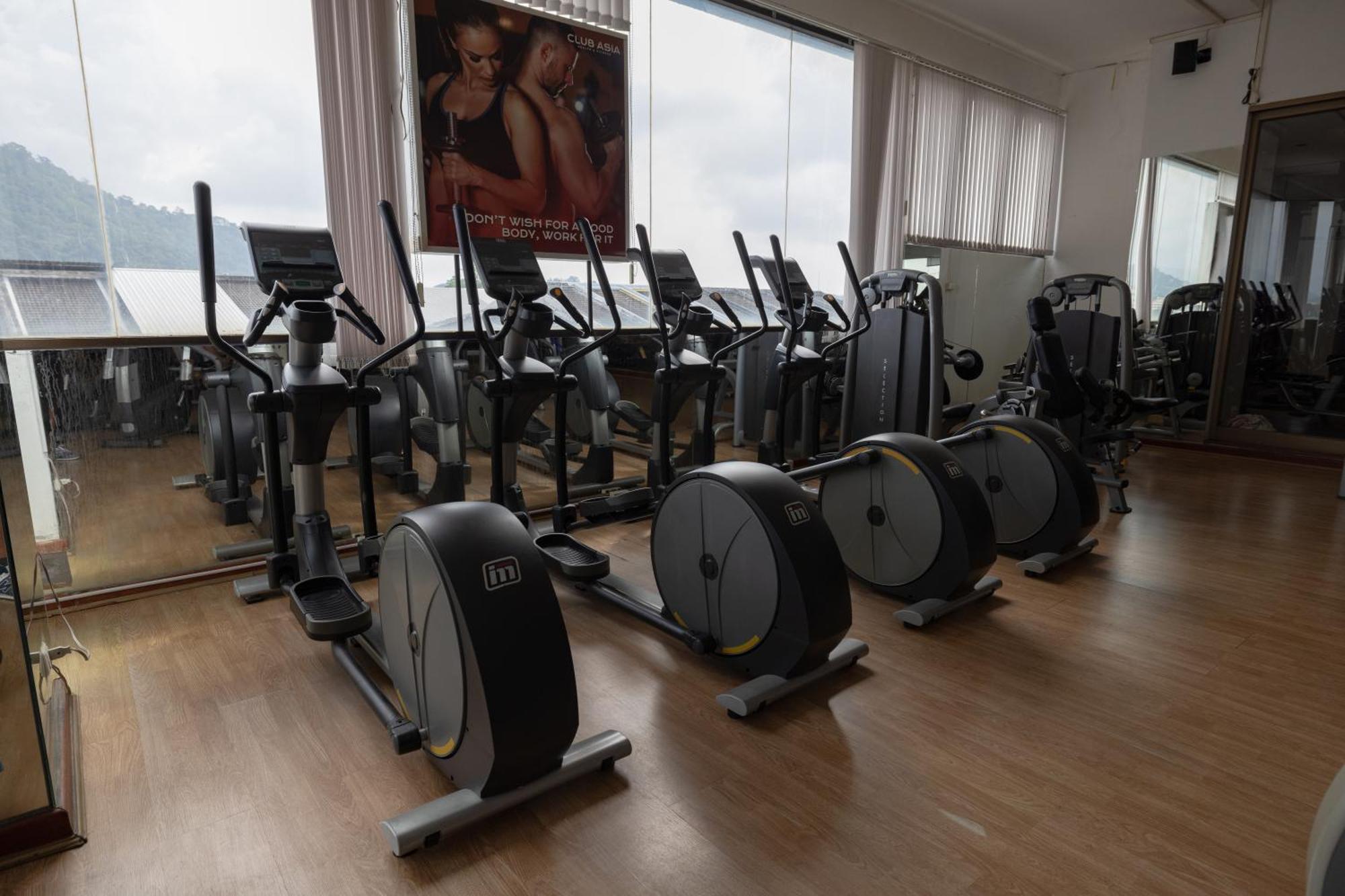 Royal Phuket City Hotel Ngoại thất bức ảnh Elliptical cross trainer
