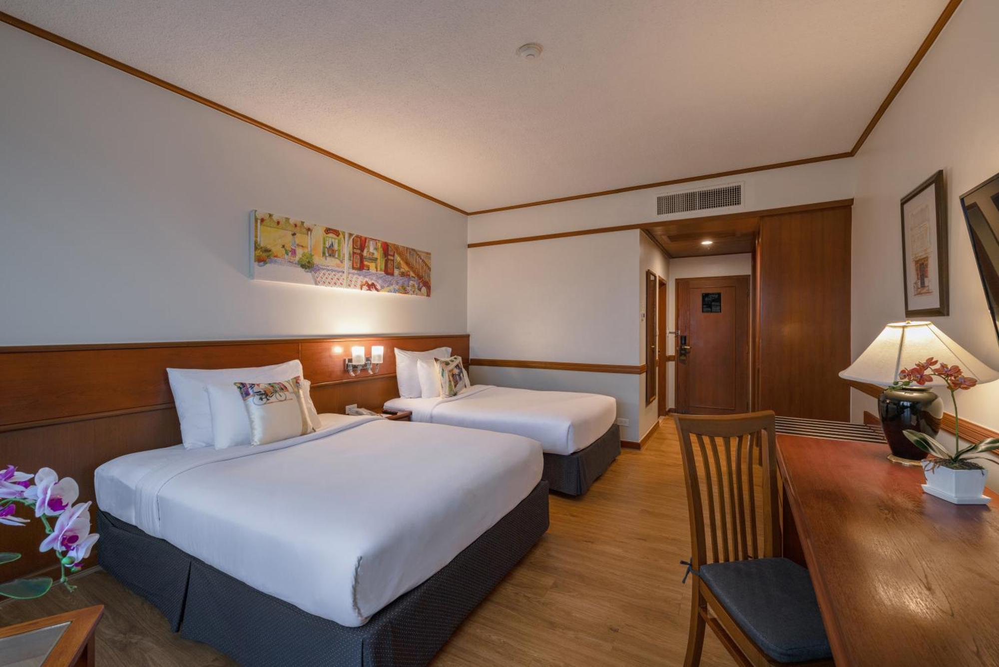 Royal Phuket City Hotel Ngoại thất bức ảnh Deluxe Room