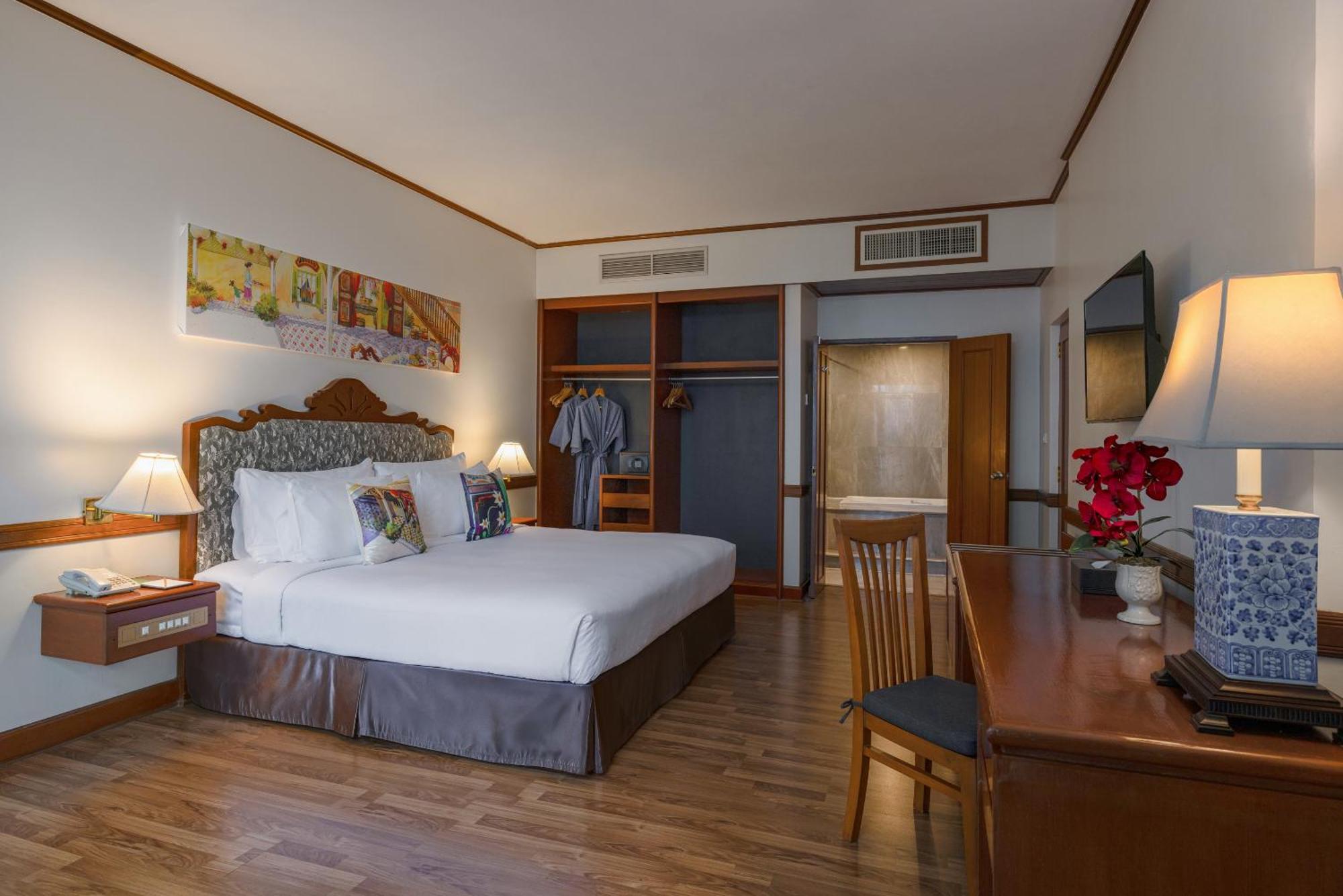 Royal Phuket City Hotel Ngoại thất bức ảnh Deluxe Room