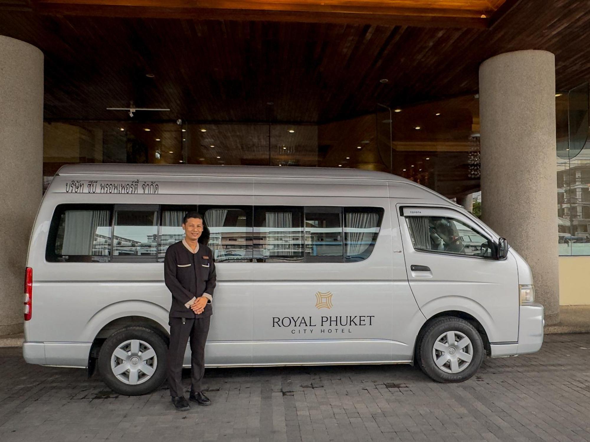 Royal Phuket City Hotel Ngoại thất bức ảnh Toyota Commuter