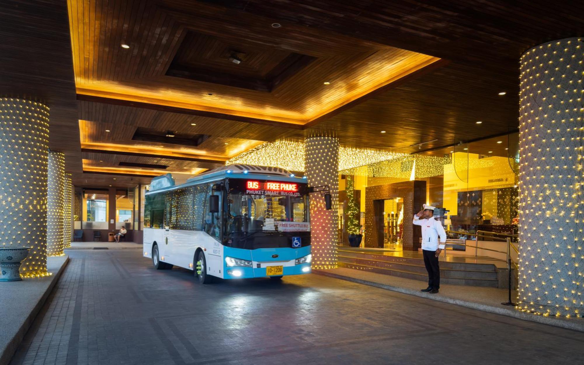 Royal Phuket City Hotel Ngoại thất bức ảnh Free shuttle bus at the hotel